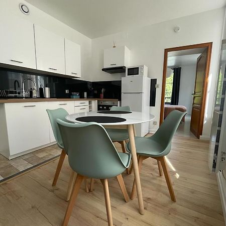 Appartement Le Petit Charcot Charleville-Mezieres Exterior foto