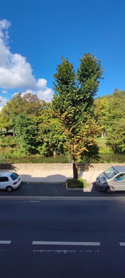 Appartement Le Petit Charcot Charleville-Mezieres Exterior foto