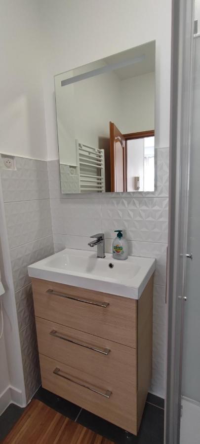 Appartement Le Petit Charcot Charleville-Mezieres Exterior foto