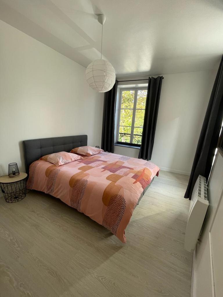 Appartement Le Petit Charcot Charleville-Mezieres Exterior foto